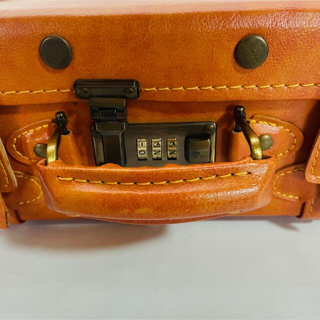【新品未使用】ヴィンテージ風　アンティーク調　2way トランクケース レディースのバッグ(スーツケース/キャリーバッグ)の商品写真