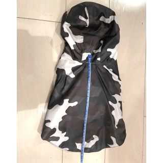 エイチアンドエム(H&M)のH&Mの犬服　迷彩柄のフード(犬)