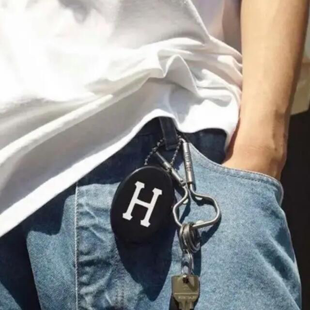 HUF(ハフ)のHUFカラビナ　シルバー BOTTLE OPENER CARABINERレア‼️ メンズのファッション小物(キーホルダー)の商品写真