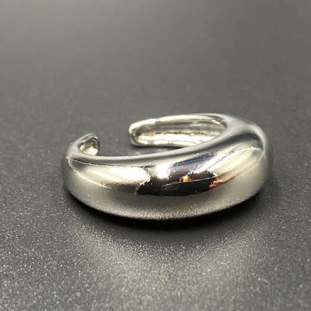 リング シルバーリング 指輪 カレッジリング アクセサリー 大人気 148 Fの通販 by LUPIS's shop|ラクマ リング シルバーリング 指輪 カレッジリング アクセサリー 大人気 148 Fの通販 by LUPIS's shop|ラクマ