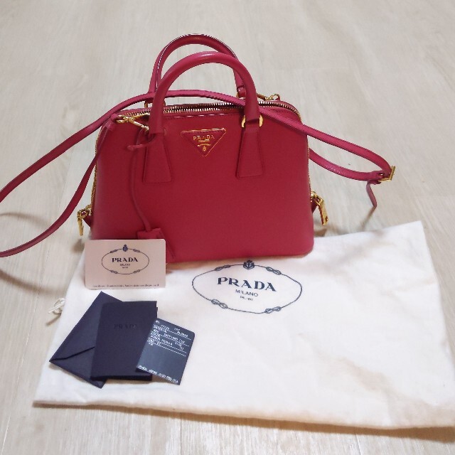 今年も話題の PRADA PRADA ショルダーハンドバッグ ピンク