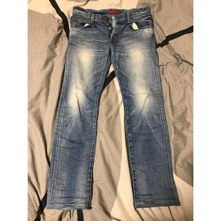 ヌーディジーンズ(Nudie Jeans)のレッドカードのスキニーデニムになります。(デニム/ジーンズ)