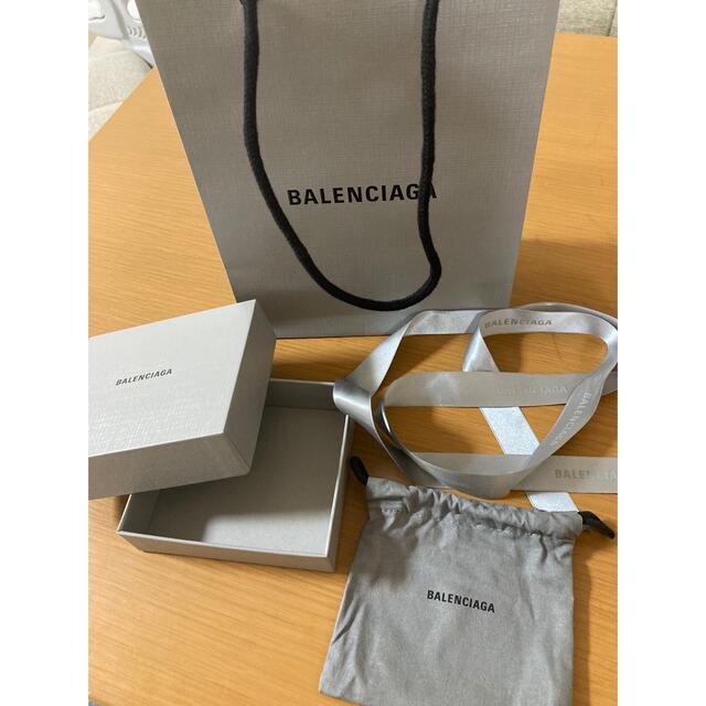 Balenciaga(バレンシアガ)の【_様専用】バレンシアガ保存袋のみ レディースのバッグ(ショップ袋)の商品写真