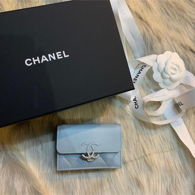 レディースCHANEL 折り財布