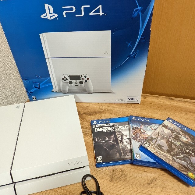 PlayStation 4　ホワイト 500GB CUH-1200a　ソフト3本