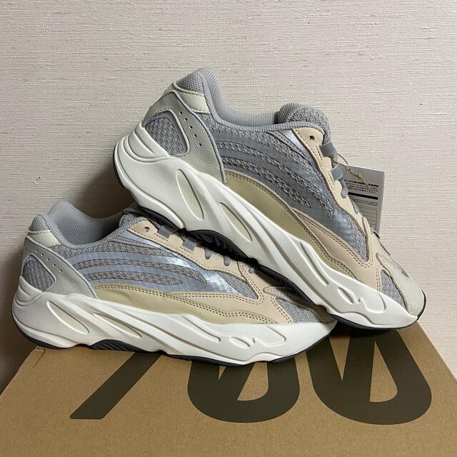 adidas(アディダス)のADIDAS YEEZY BOOST 700 V2 "CREAM" メンズの靴/シューズ(スニーカー)の商品写真