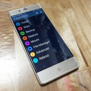 ゼットティーイー(ZTE)の超レア端末 zte nubia z9 nx508j 4/64GB スナドラ810(スマートフォン本体)