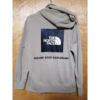 ザノースフェイス(THE NORTH FACE)のノースフェイス パーカー ベージュ スクエアロゴ メンズ Sサイ NT12034(パーカー)