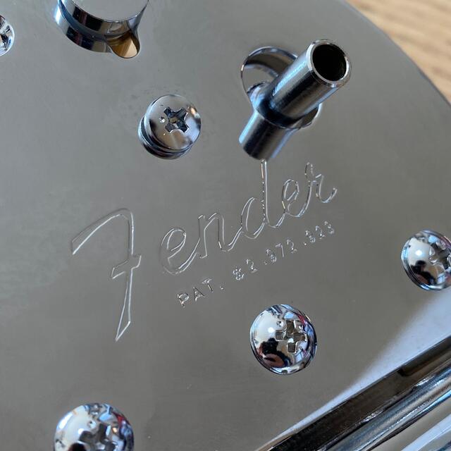 Fender(フェンダー)のフェンダー　フローティングトレモロ　純正　本体のみ 楽器のギター(パーツ)の商品写真