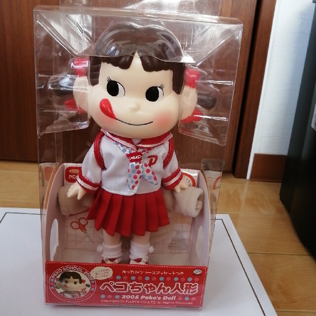 ペコちゃん人形 2005年 制服