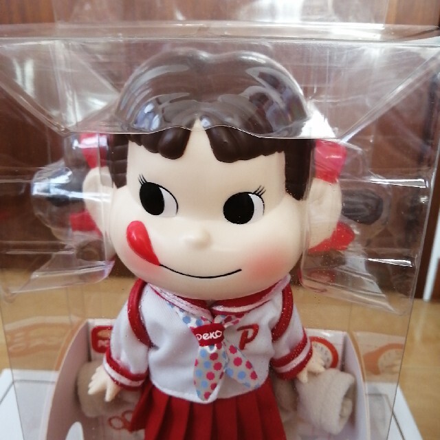 ペコちゃん人形 2005年 制服