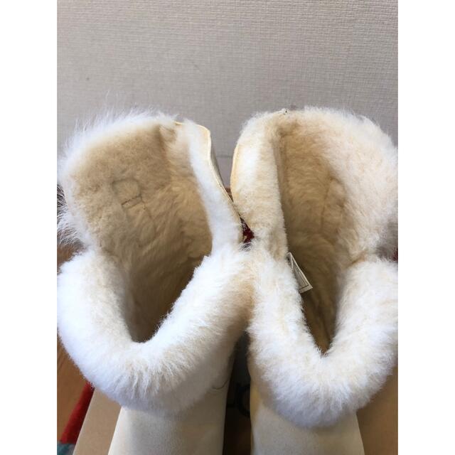 UGG - UGG アグ ポンポン付きブーツ【美品】の通販 by しーちゃん's