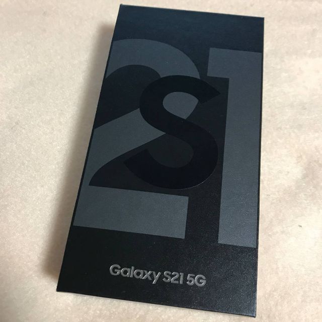 Galaxy(ギャラクシー)の【新品/SIMフリー】Galaxy S21 5G［SCG09］グレー★一括購入② スマホ/家電/カメラのスマートフォン/携帯電話(スマートフォン本体)の商品写真