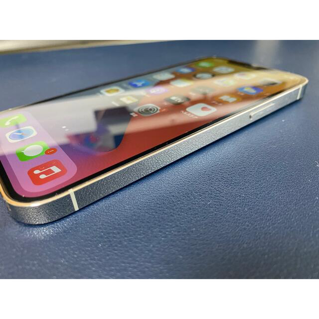 iPhone(アイフォーン)の【値下げ】iPhone12 Pro 128GB シルバー au Simフリー スマホ/家電/カメラのスマートフォン/携帯電話(スマートフォン本体)の商品写真