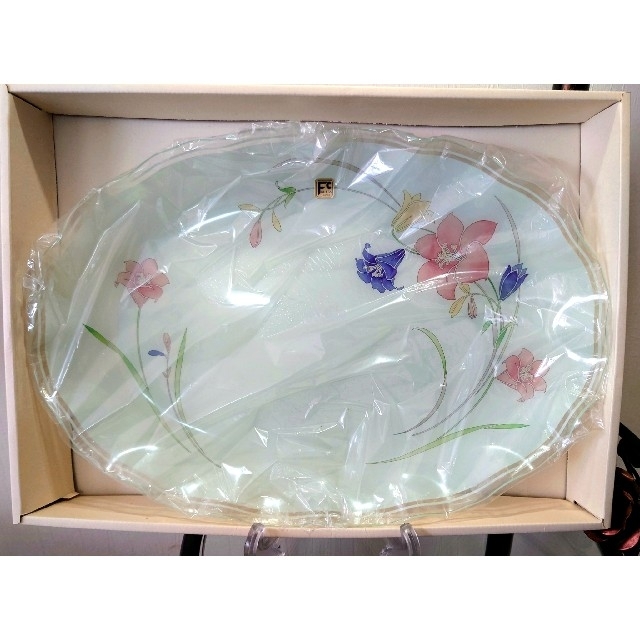 新品未使用　楕円 皿　大皿 花柄 オーバル皿　FANCY GLASS プレート皿 インテリア/住まい/日用品のキッチン/食器(食器)の商品写真