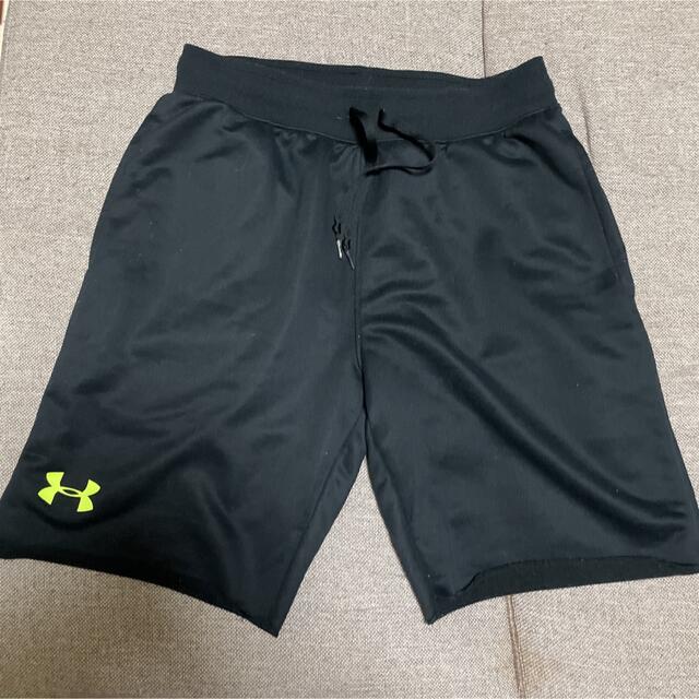 UNDER ARMOUR(アンダーアーマー)のアンダーアーマー  スウェットハーフパンツ　ブラック メンズのパンツ(ショートパンツ)の商品写真