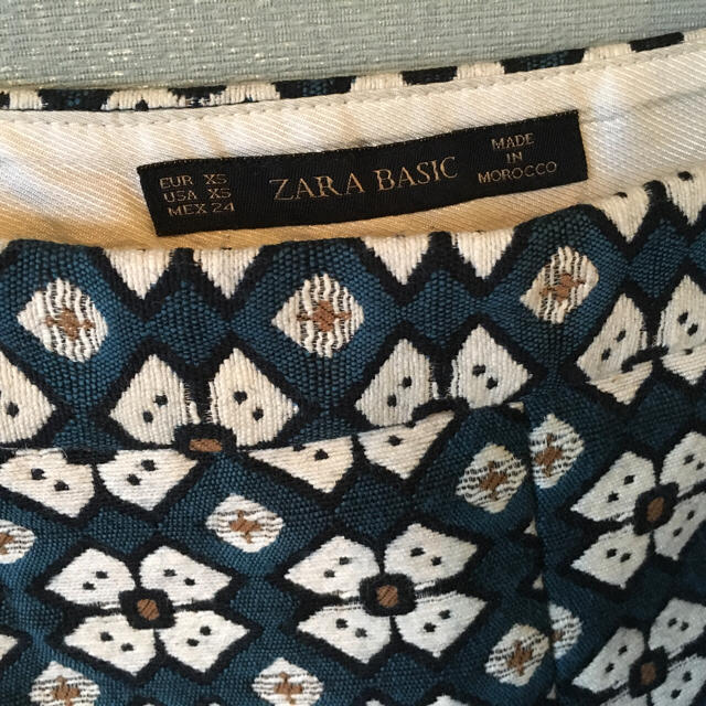ZARA(ザラ)のzara ザラ 花柄ミニスカート レディースのスカート(ミニスカート)の商品写真