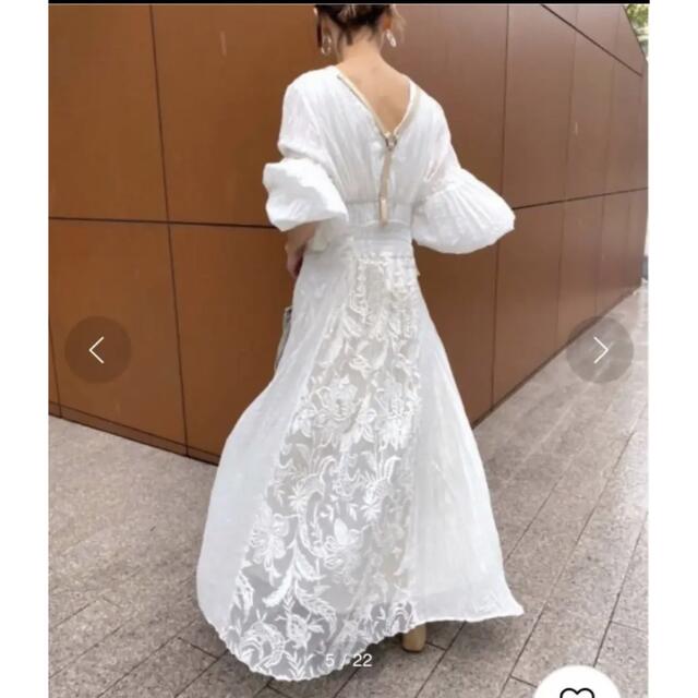 Ameri VINTAGE(アメリヴィンテージ)のAMERI❤️MEDI EMBROIDERY TULLE LACE DRESS レディースのワンピース(ロングワンピース/マキシワンピース)の商品写真