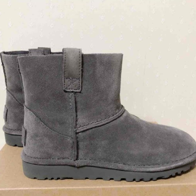 UGG - 売り切りセール♡《新品未使用》UGG アグ ミニ丈ブーツ 22cm