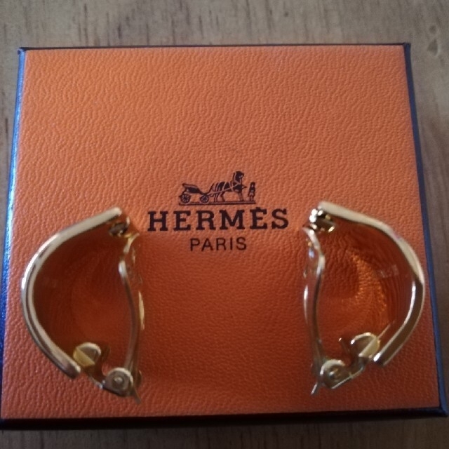 Hermes(エルメス)のエルメス　イヤリング　ゴールド　七宝焼　エマイユ　美品 レディースのアクセサリー(イヤリング)の商品写真