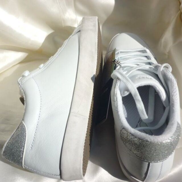 SKECHERS - 新品25.5cm☆スケッチャーズ白ホワイト星キラキラ SKECHERS - 新品25.5cm☆スケッチャーズ白ホワイト星キラキラ