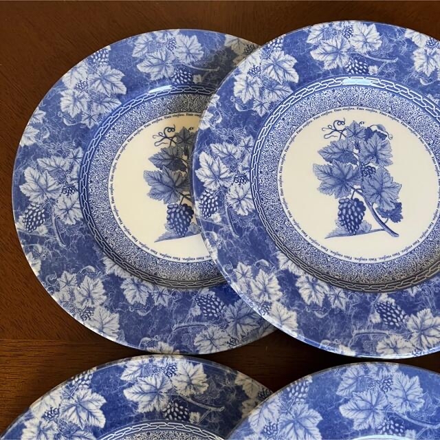 WEDGWOOD(ウェッジウッド)の【未使用美品】ウェッジウッド★ビンテージブルー★デザート皿　6枚 インテリア/住まい/日用品のキッチン/食器(食器)の商品写真