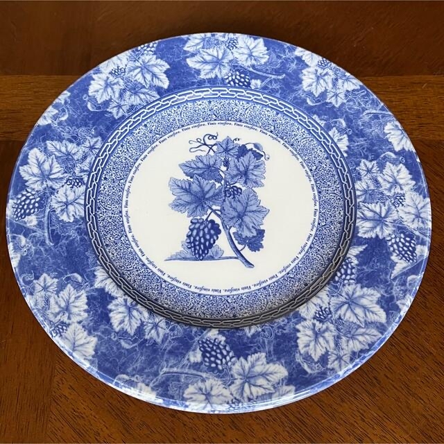 WEDGWOOD(ウェッジウッド)の【未使用美品】ウェッジウッド★ビンテージブルー★デザート皿　6枚 インテリア/住まい/日用品のキッチン/食器(食器)の商品写真