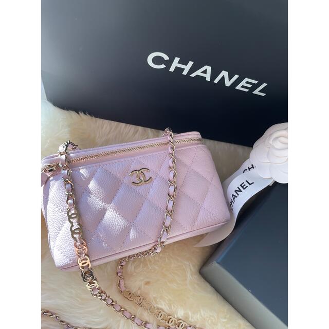 CHANEL(シャネル)のみゆず様専用❤️CHANEL2022ssミニヴァニティバック❤️新品未使用 レディースのバッグ(ショルダーバッグ)の商品写真