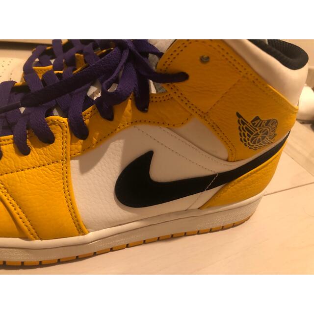 NIKE(ナイキ)のNIKE  AIR JORDAN 1 MID SE LAKERS 1MID  メンズの靴/シューズ(スニーカー)の商品写真