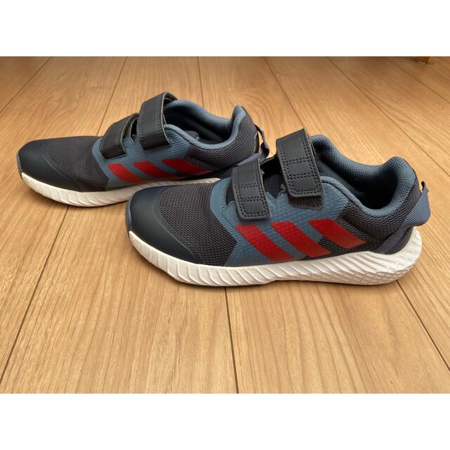 adidas(アディダス)のアディダス　ジュニアシューズ　２３.５㌢ キッズ/ベビー/マタニティのキッズ靴/シューズ(15cm~)(スニーカー)の商品写真