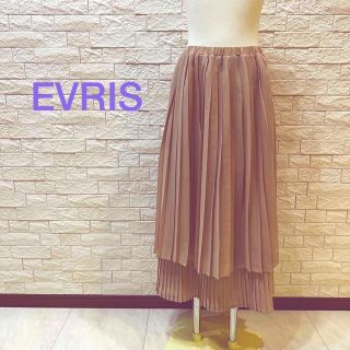 エヴリス(EVRIS)のエヴリスEVRIS シャーリングスカート　サーモンピンク(ひざ丈スカート)