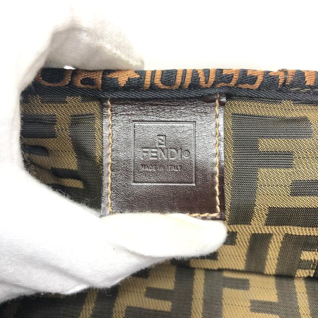 FENDI(フェンディ)の【期間限定】FENDI フェンディ ズッカ パニティ 折りたたみ ハンドバッグ レディースのファッション小物(ポーチ)の商品写真