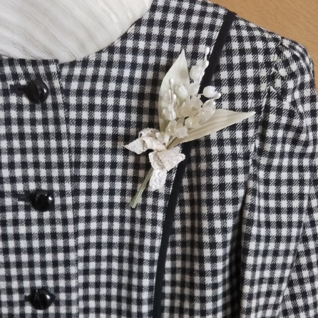 染め布花＊ナチュラルな鈴蘭のコサージュ ハンドメイドのアクセサリー(コサージュ/ブローチ)の商品写真