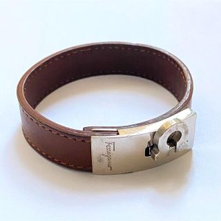 Ferragamo - Ferragamo フェラガモ レザー ブレスレット バングルの通販｜ラクマ