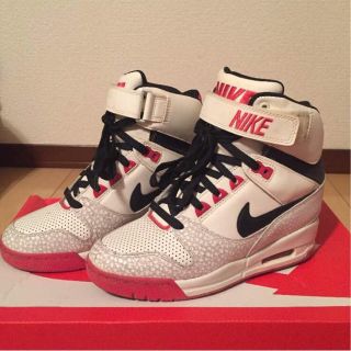 ナイキ(NIKE)のNIKE ナイキ Air Revolution Sky Hi (スニーカー)