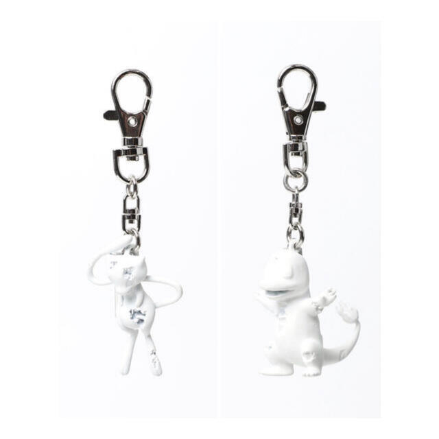 ポケモン(ポケモン)のDaniel Arsham × Pokémon KEY CHAIN 2個セット エンタメ/ホビーの美術品/アンティーク(彫刻/オブジェ)の商品写真