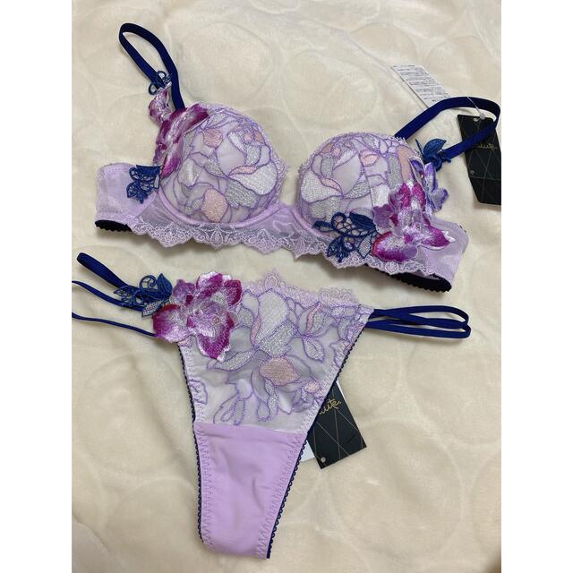 お得豊富な Wacoal ブラジャー&ソングセット PU C70 Mの通販 by shop