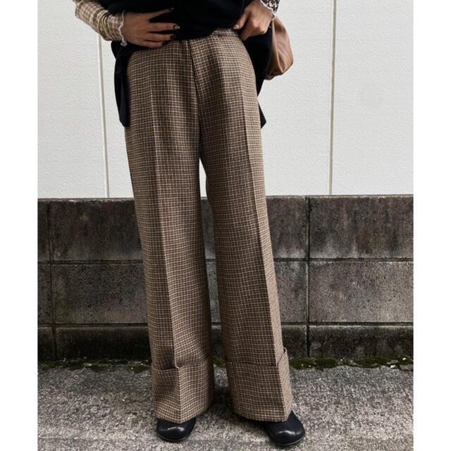 Ameri VINTAGE(アメリヴィンテージ)の大幅値下げ　UND COLOR CHECK ROLL UP WIDE PANTS レディースのパンツ(カジュアルパンツ)の商品写真