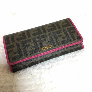 フェンディ(FENDI)のFENDI ピンクの長財布(財布)