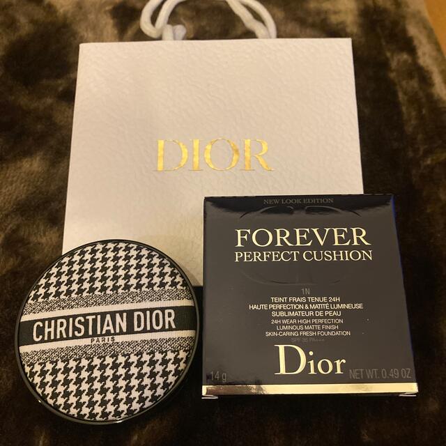 Dior 千鳥柄 マット ファンデーション コスメ/美容のベースメイク/化粧品(ファンデーション)の商品写真