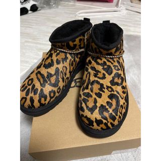 新品未使用☆UGGグリッター豹柄 ショートブーツ