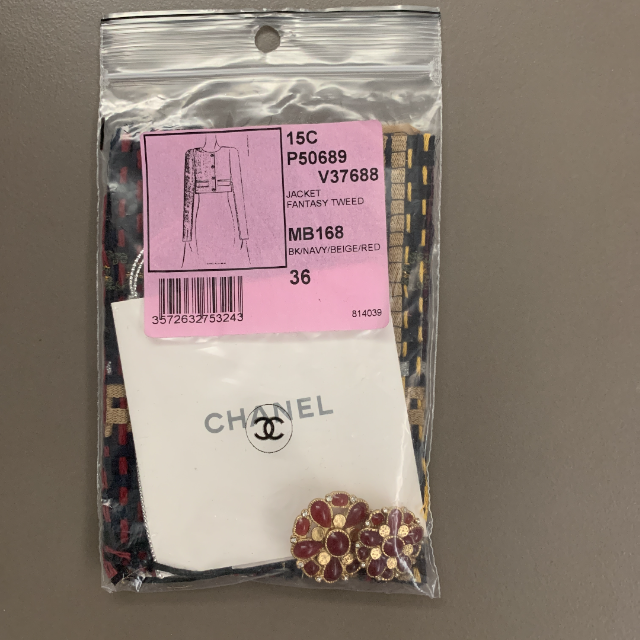 CHANEL(シャネル)のシャネル　ショートジャケット レディースのジャケット/アウター(ノーカラージャケット)の商品写真