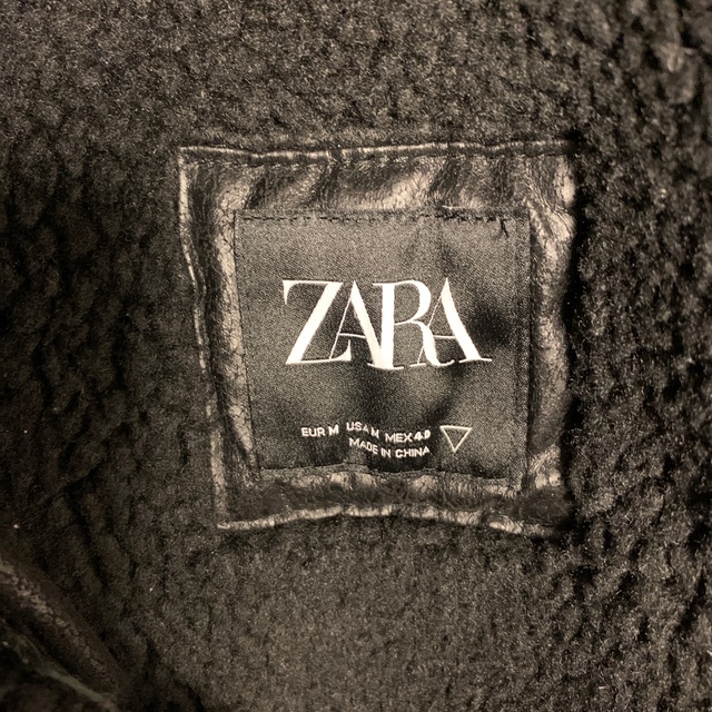 ZARA(ザラ)のZARA ボア ファー ムートン ジャケット ブラック 新品未使用 完売品 メンズのジャケット/アウター(ライダースジャケット)の商品写真