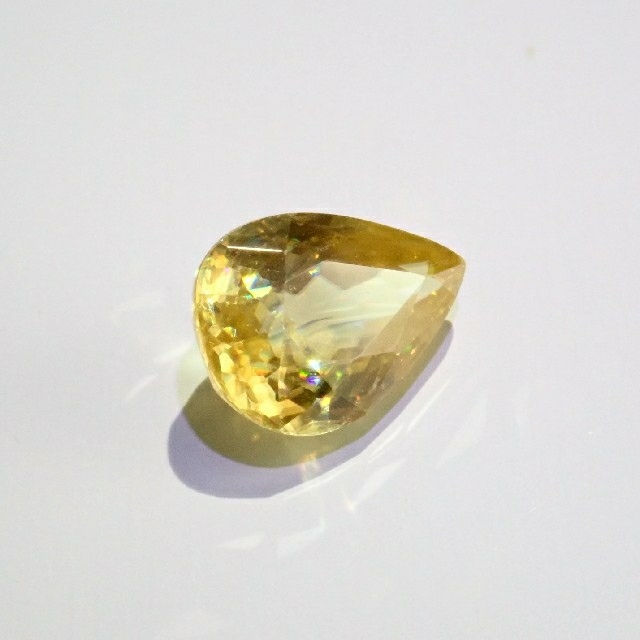 ルース 色石【スフェーン    ペアシェイプカット】1.20ct 5