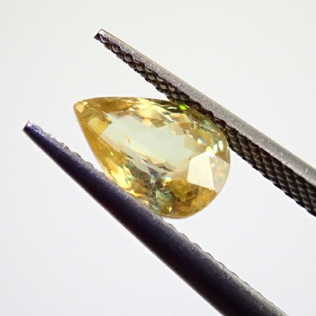 ルース 色石【スフェーン    ペアシェイプカット】1.20ct 9