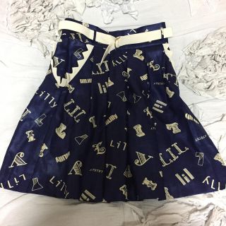 リルリリー(lilLilly)の【お値下げ♡美品、試着のみ】河北麻友子愛用ブランド lilLilly スカート(ひざ丈スカート)