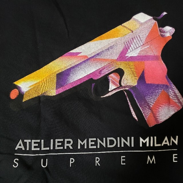 シュプリーム Supreme Mendini Gun tシャツ