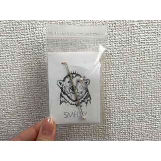 スメリー(SMELLY)のSMELLY ヘンケイパールピアス(ピアス)