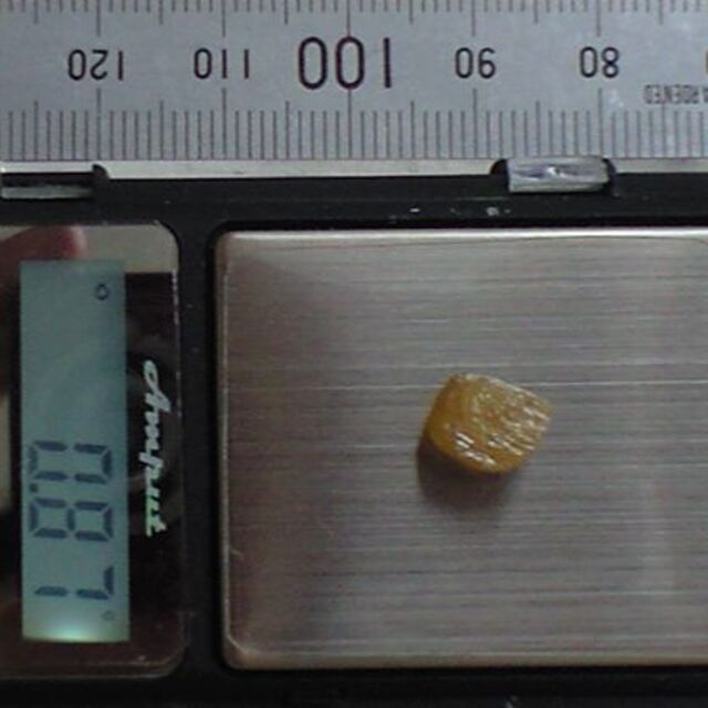 0.87g　イエローダイヤモンド　天然ダイヤモンド原石