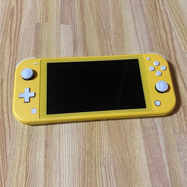 Nintendo Switch(ニンテンドースイッチ)のNintendo Switch Lite 本体 エンタメ/ホビーのゲームソフト/ゲーム機本体(携帯用ゲーム機本体)の商品写真